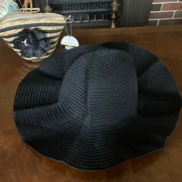 Sun Lily Foldable Black Hat in a Tan & Black Straw Flower Clutch Purse NWT - Picture 2 of 5